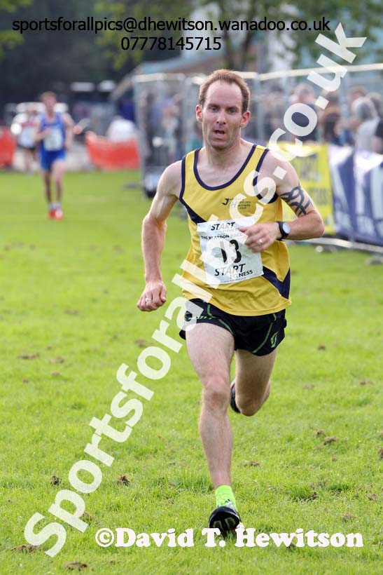 Andy Burn (Jarrow) 9th in the 2014 Blaydon Races. Photo: David T. Hewitson/Sports for All Pics
